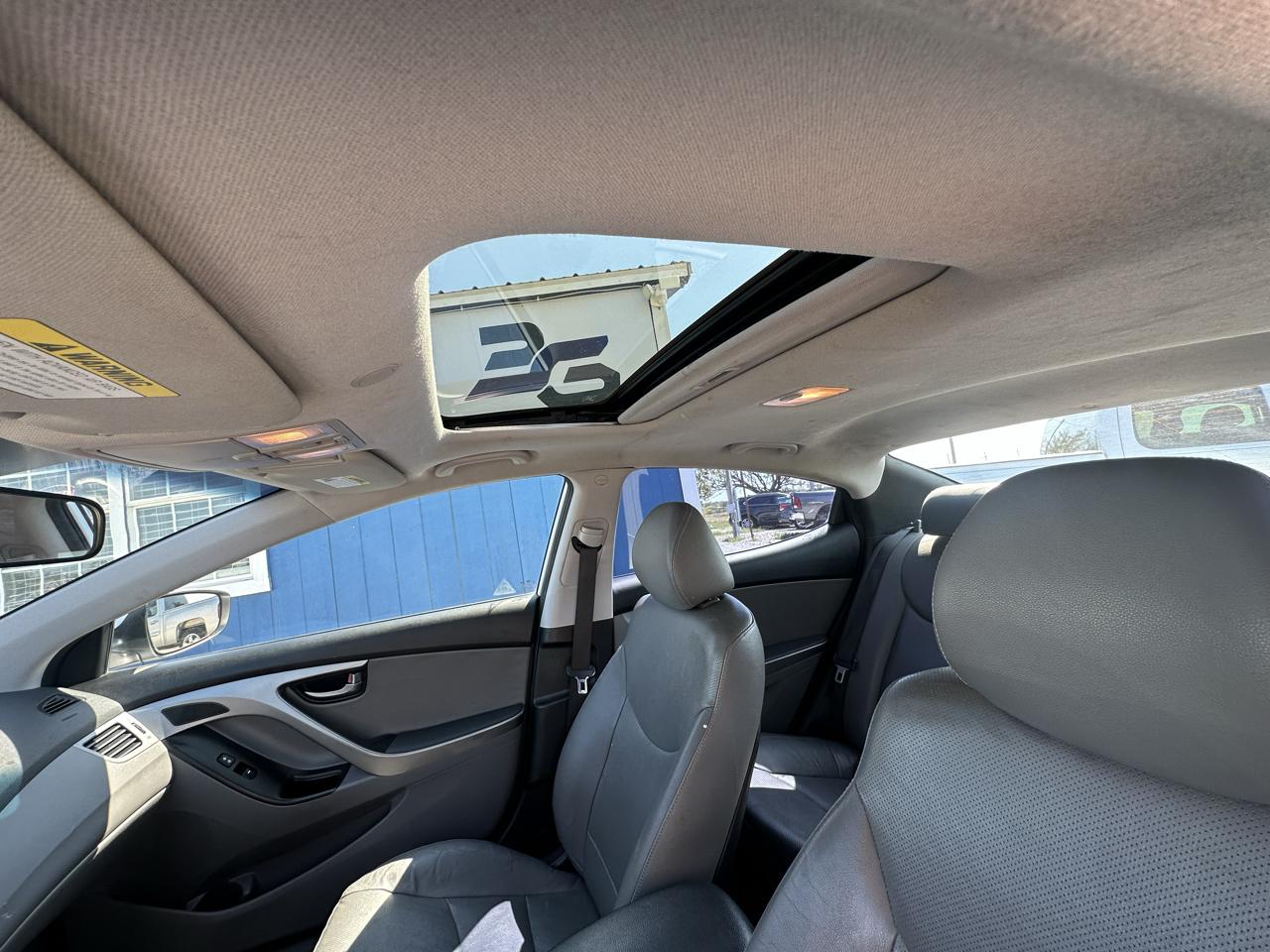 Hyundai Elantra SE 6AT 2015