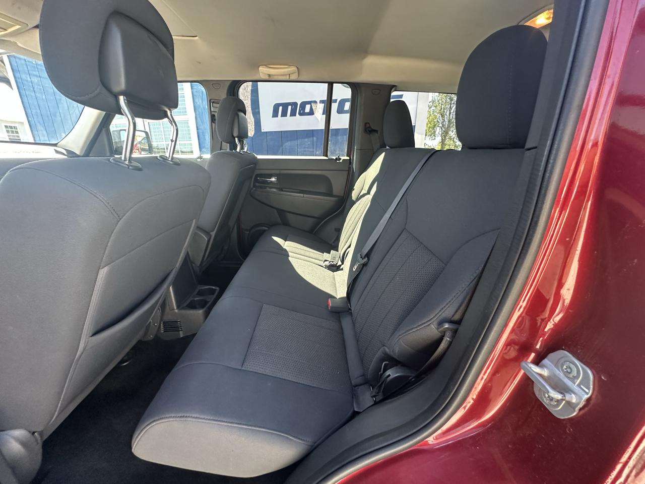 Jeep Liberty Sport 2WD 2012