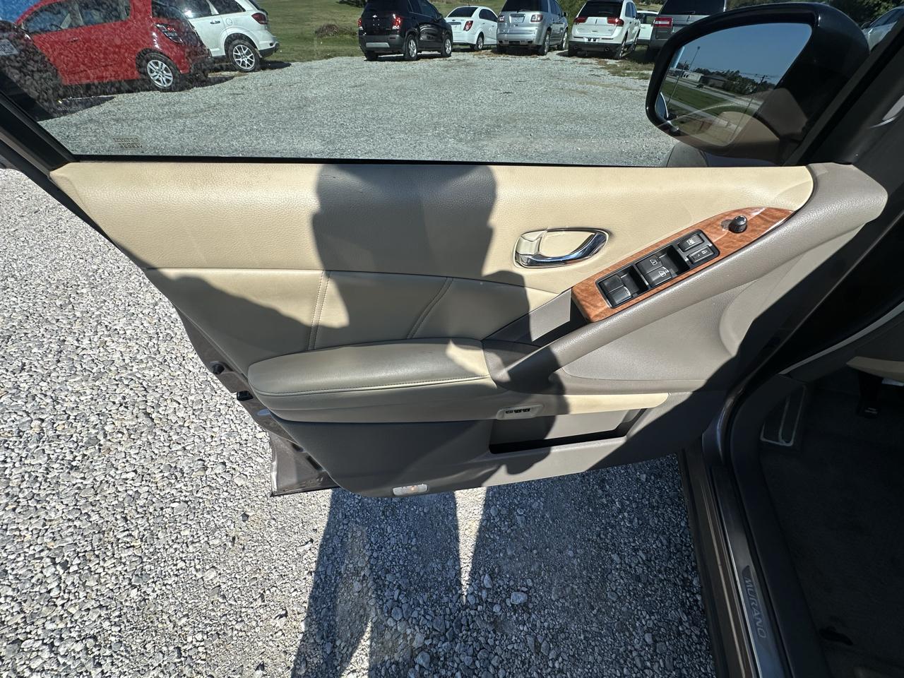 Nissan Murano Platinum 4D SUV FWD 2013