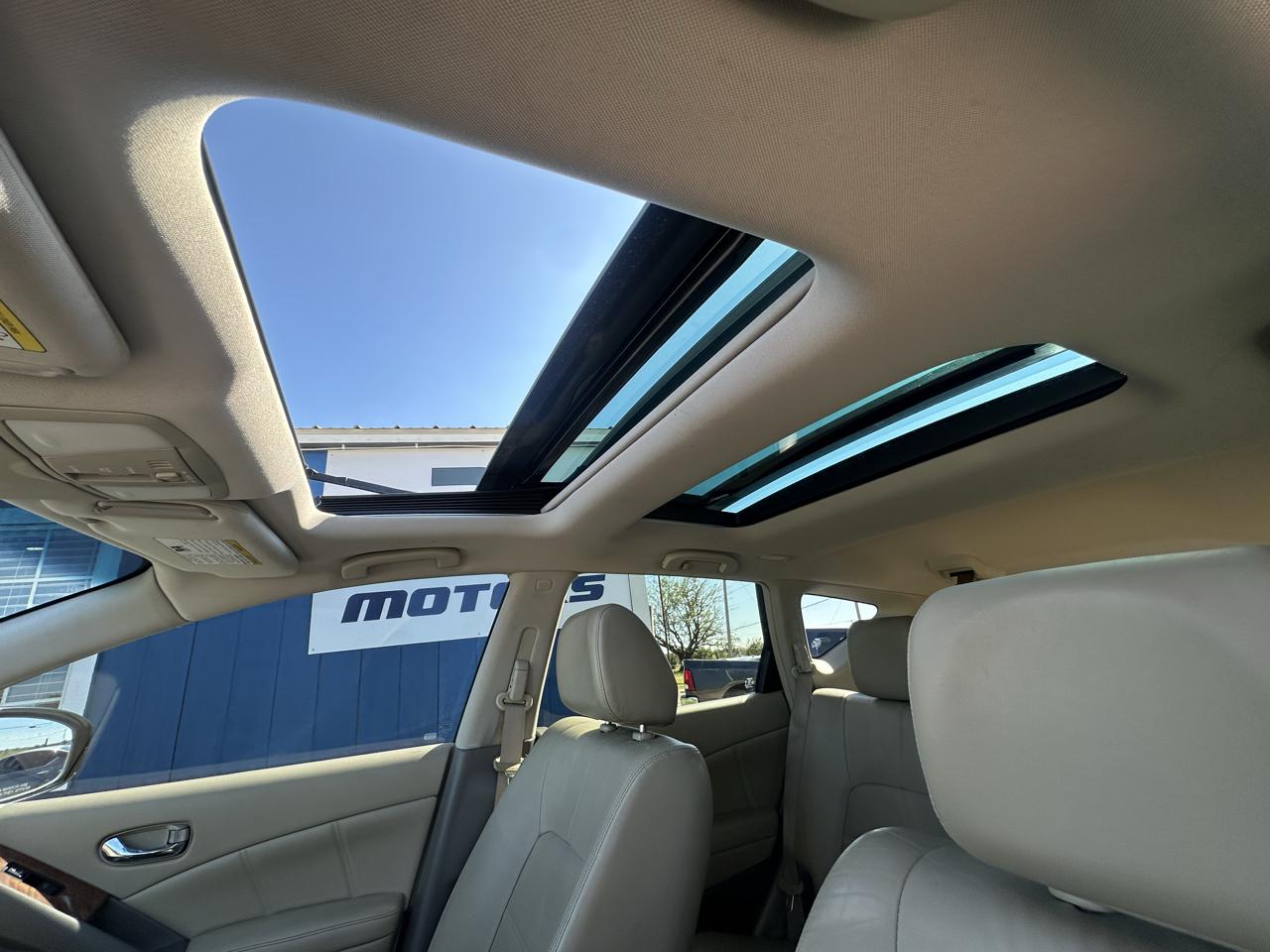 Nissan Murano Platinum 4D SUV FWD 2013