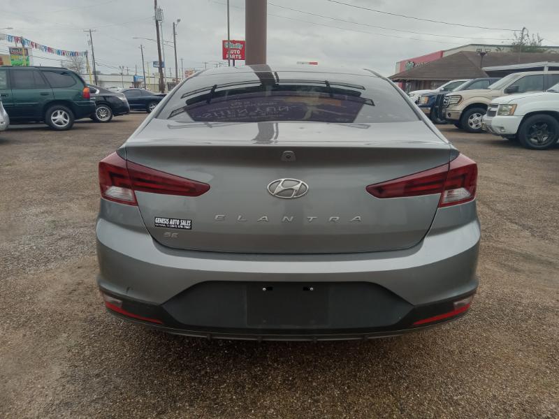 Hyundai Elantra SE 6AT 2019