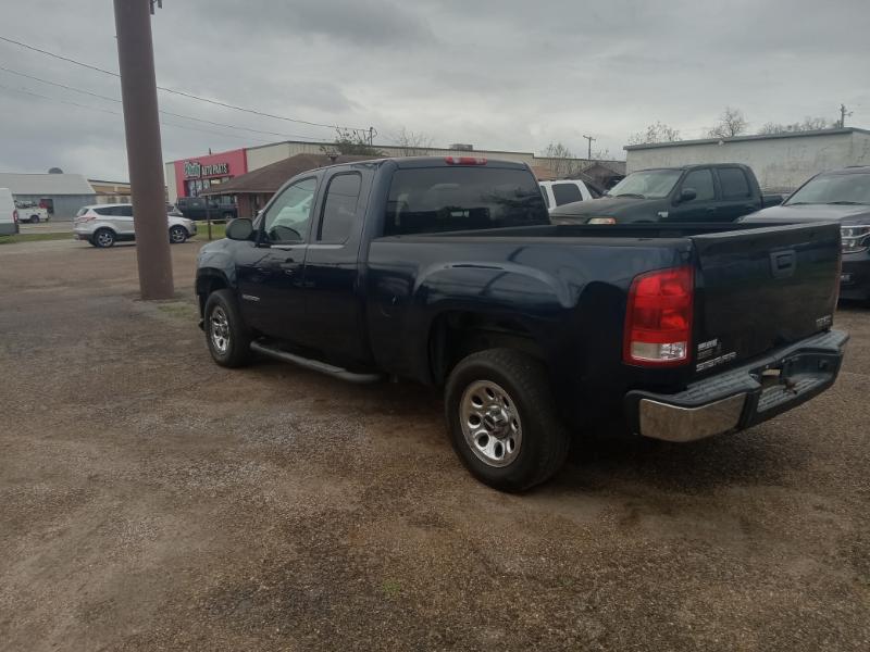 GMC Sierra 1500 SL Ext. Cab 2WD 2011