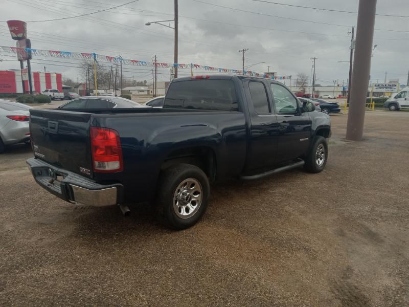 GMC Sierra 1500 SL Ext. Cab 2WD 2011