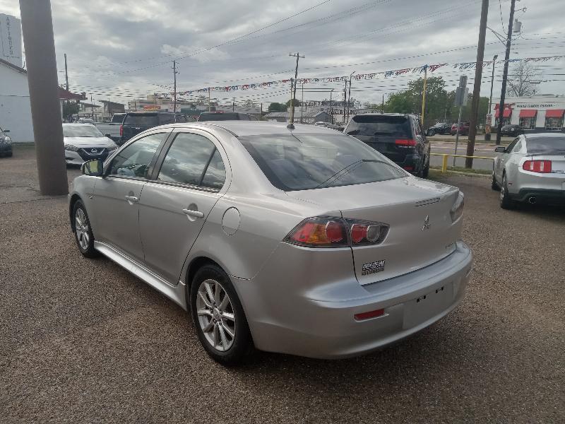 Mitsubishi Lancer ES 5M 2016