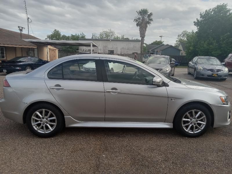 Mitsubishi Lancer ES 5M 2016