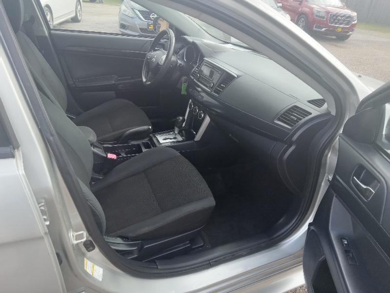 Mitsubishi Lancer ES 5M 2016