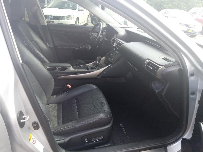 Lexus IS 300 AWD 2016