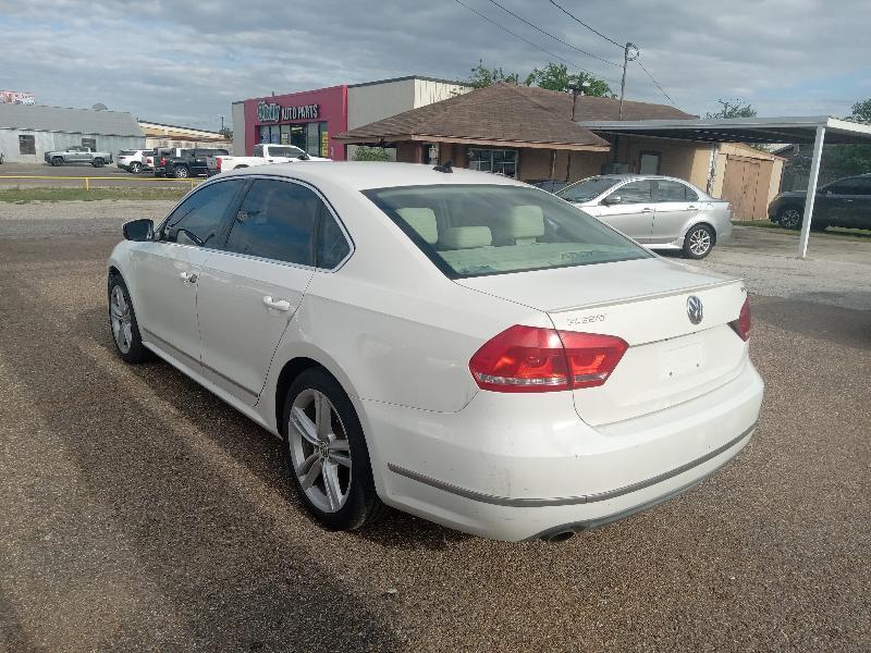 Volkswagen Passat 1.8T SEL Premium AT 2014