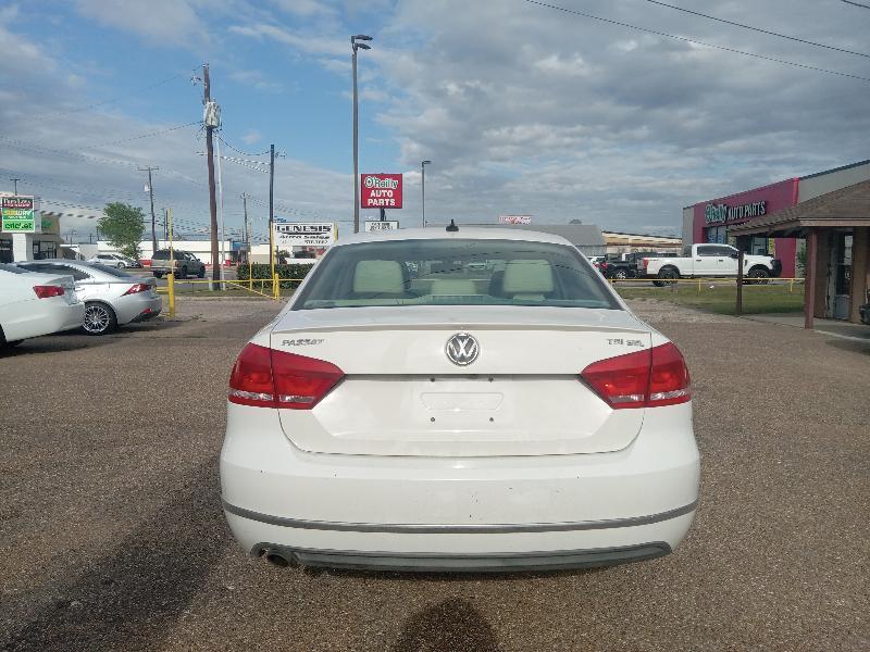 Volkswagen Passat 1.8T SEL Premium AT 2014