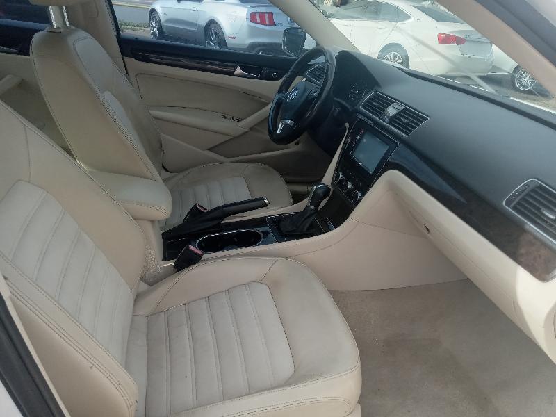 Volkswagen Passat 1.8T SEL Premium AT 2014