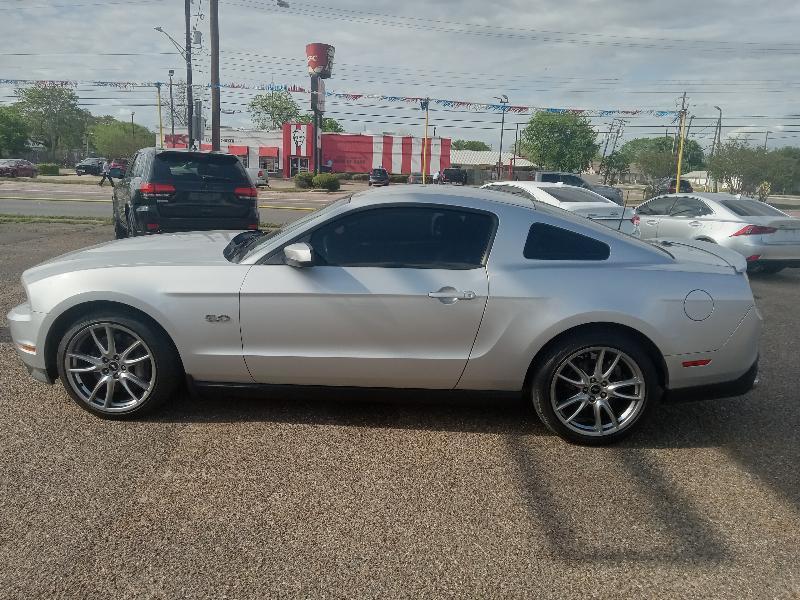 Ford Mustang GT Coupe 2012