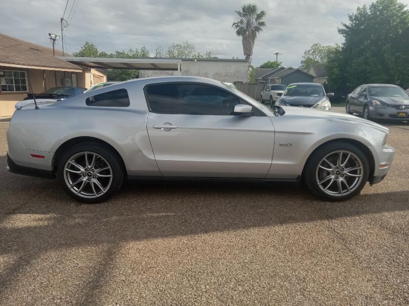 Ford Mustang GT Coupe 2012