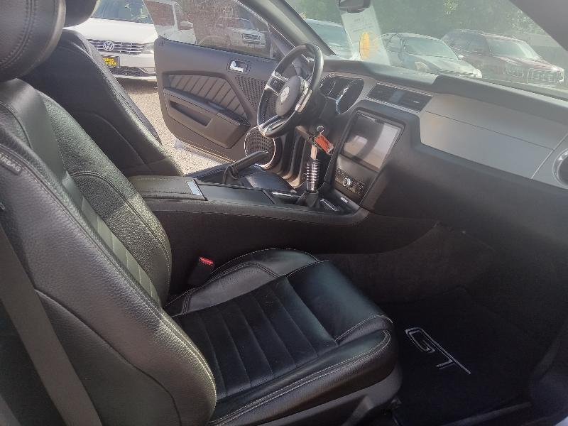 Ford Mustang GT Coupe 2012