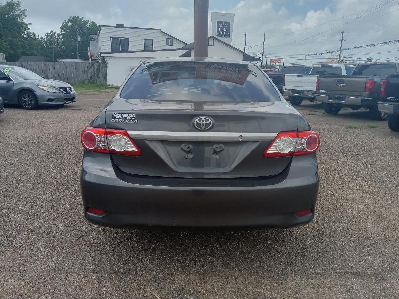 Toyota Corolla S 5-Speed MT 2012