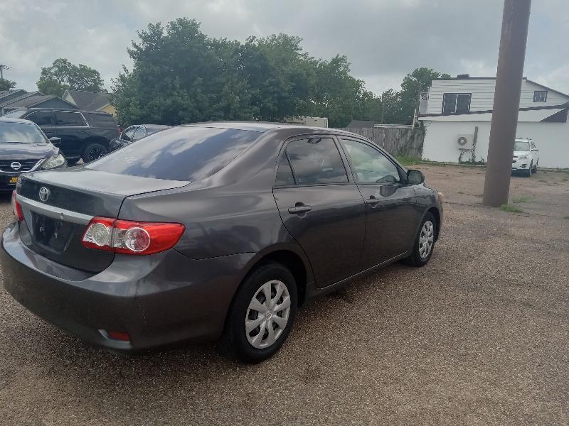 Toyota Corolla S 5-Speed MT 2012