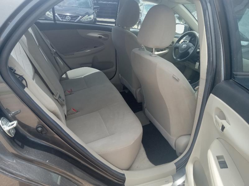 Toyota Corolla S 5-Speed MT 2012