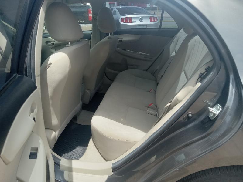 Toyota Corolla S 5-Speed MT 2012