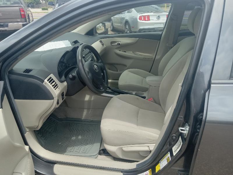 Toyota Corolla S 5-Speed MT 2012