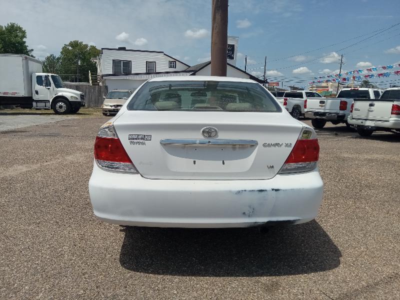 Toyota Camry LE V6 2005