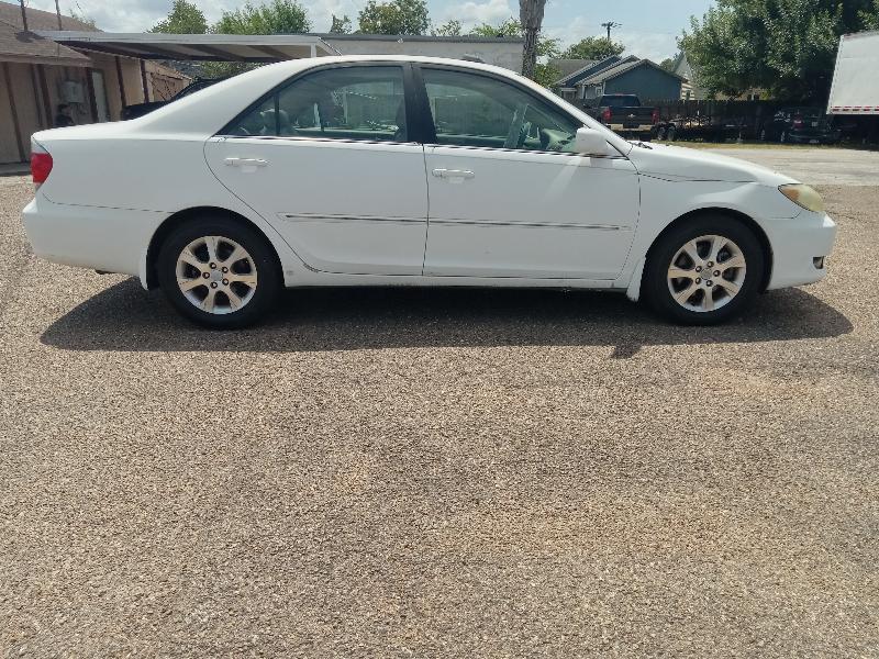 Toyota Camry LE V6 2005