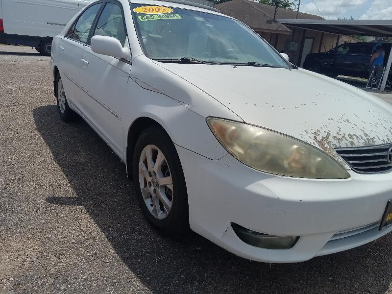 Toyota Camry LE V6 2005