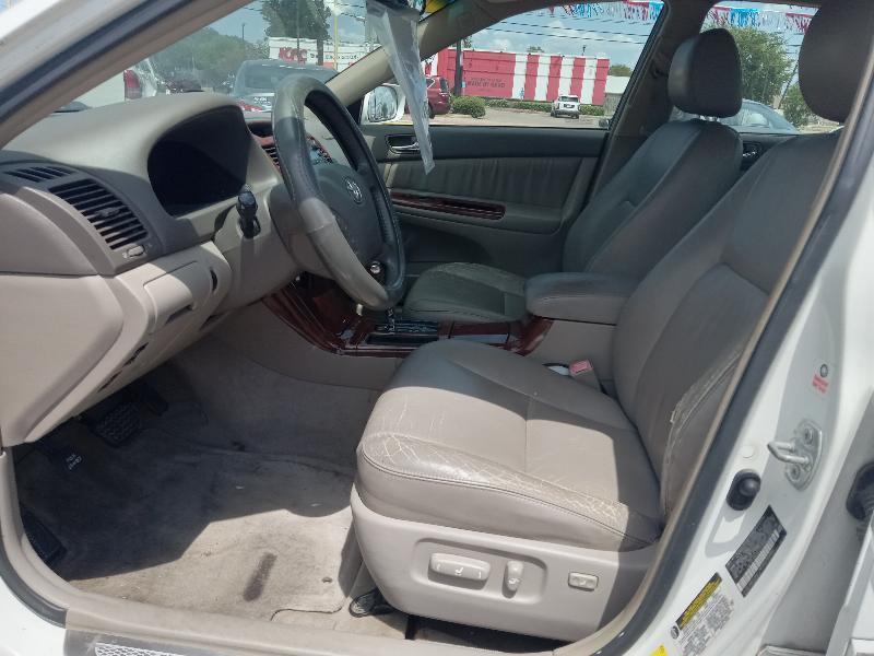 Toyota Camry LE V6 2005