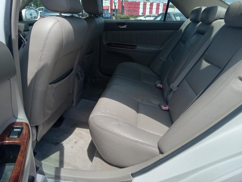 Toyota Camry LE V6 2005