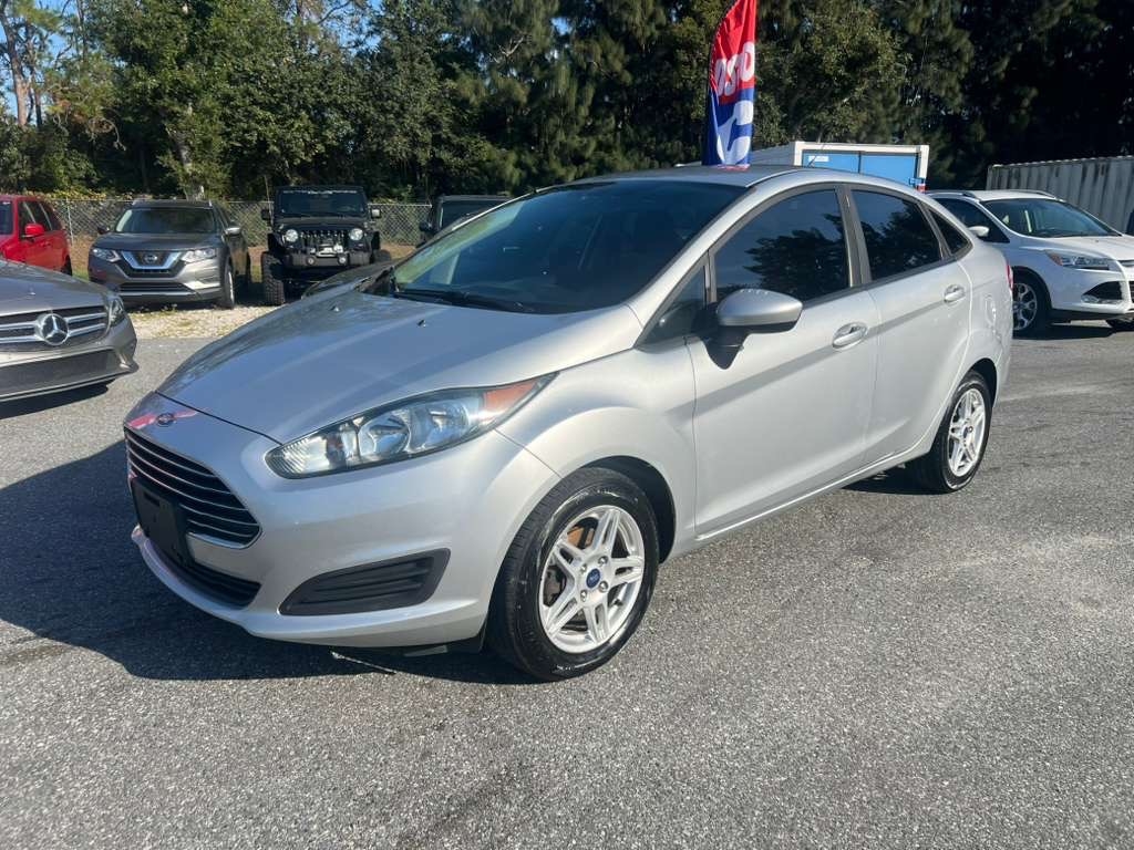 2018 Ford Fiesta SE's photo