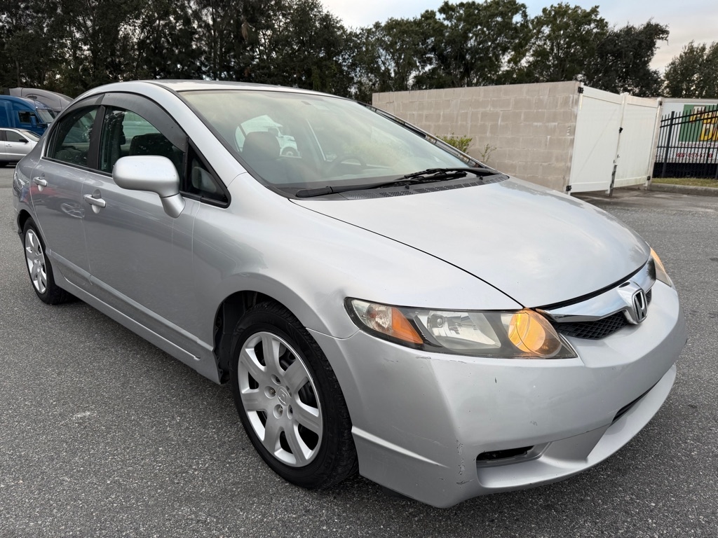 Honda Civic LX Sedan 5-Speed AT 2011
