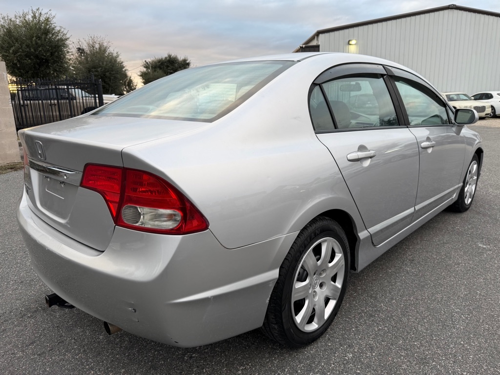 Honda Civic LX Sedan 5-Speed AT 2011