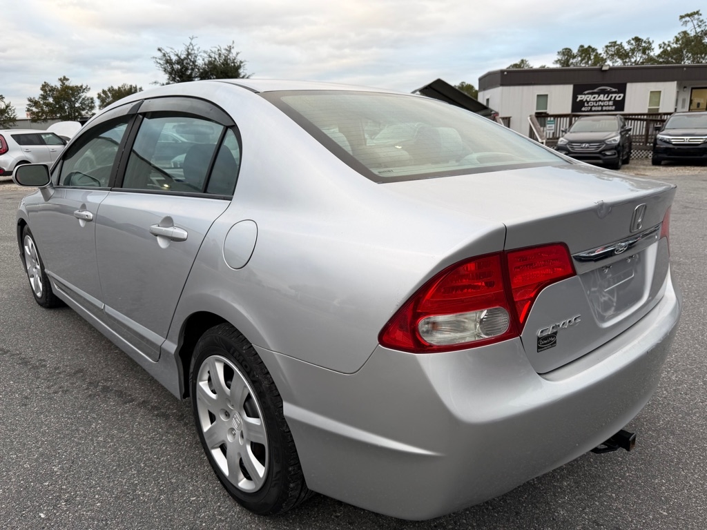 Honda Civic LX Sedan 5-Speed AT 2011