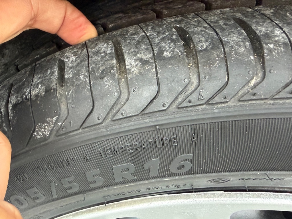 Honda Civic LX Sedan 5-Speed AT 2011