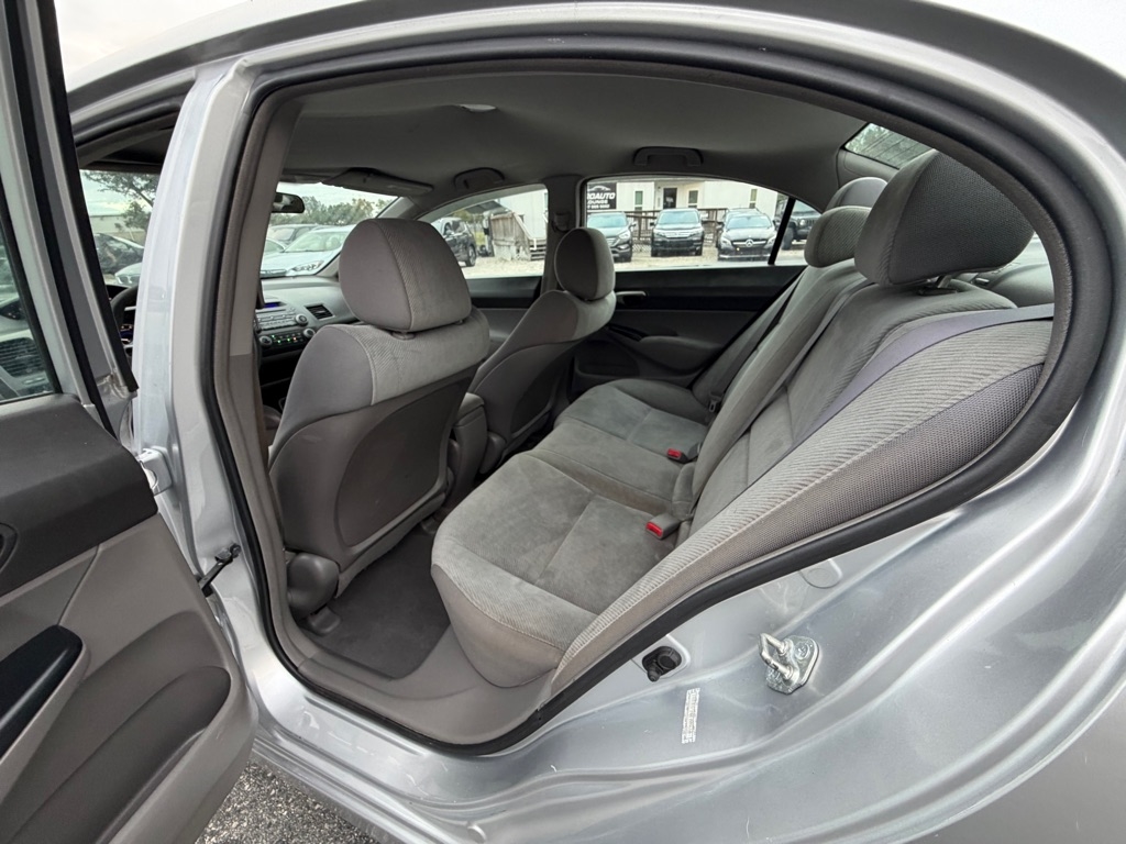 Honda Civic LX Sedan 5-Speed AT 2011