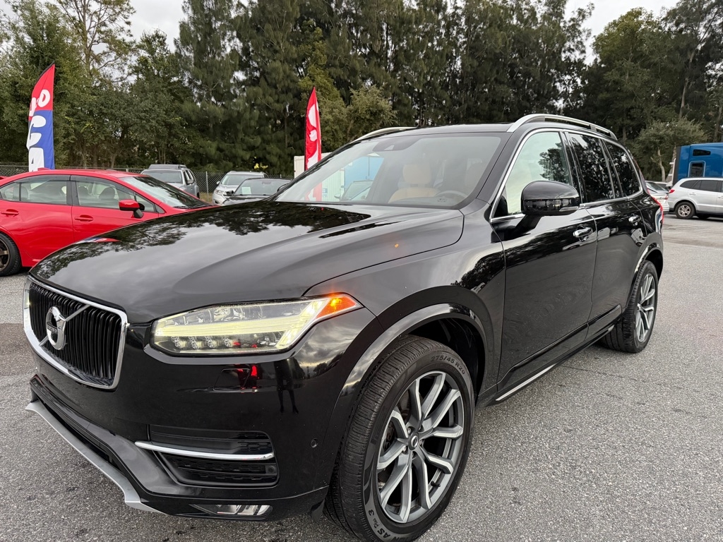 2017 Volvo XC90 Momentum's photo