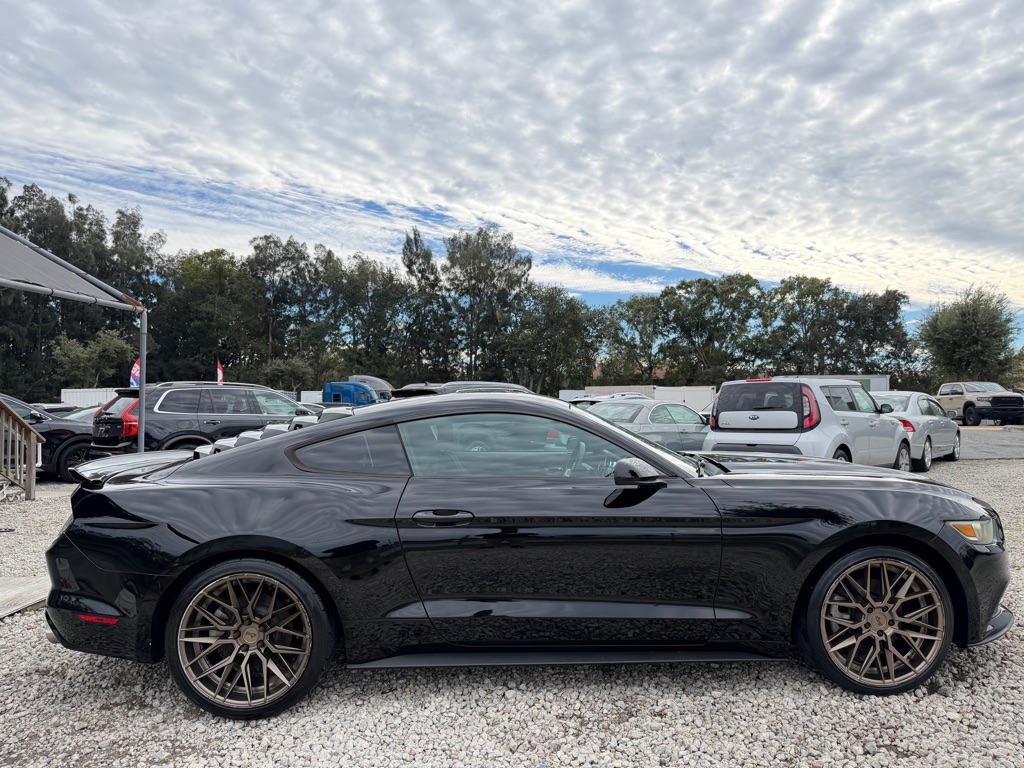Ford Mustang V6 Coupe 2017