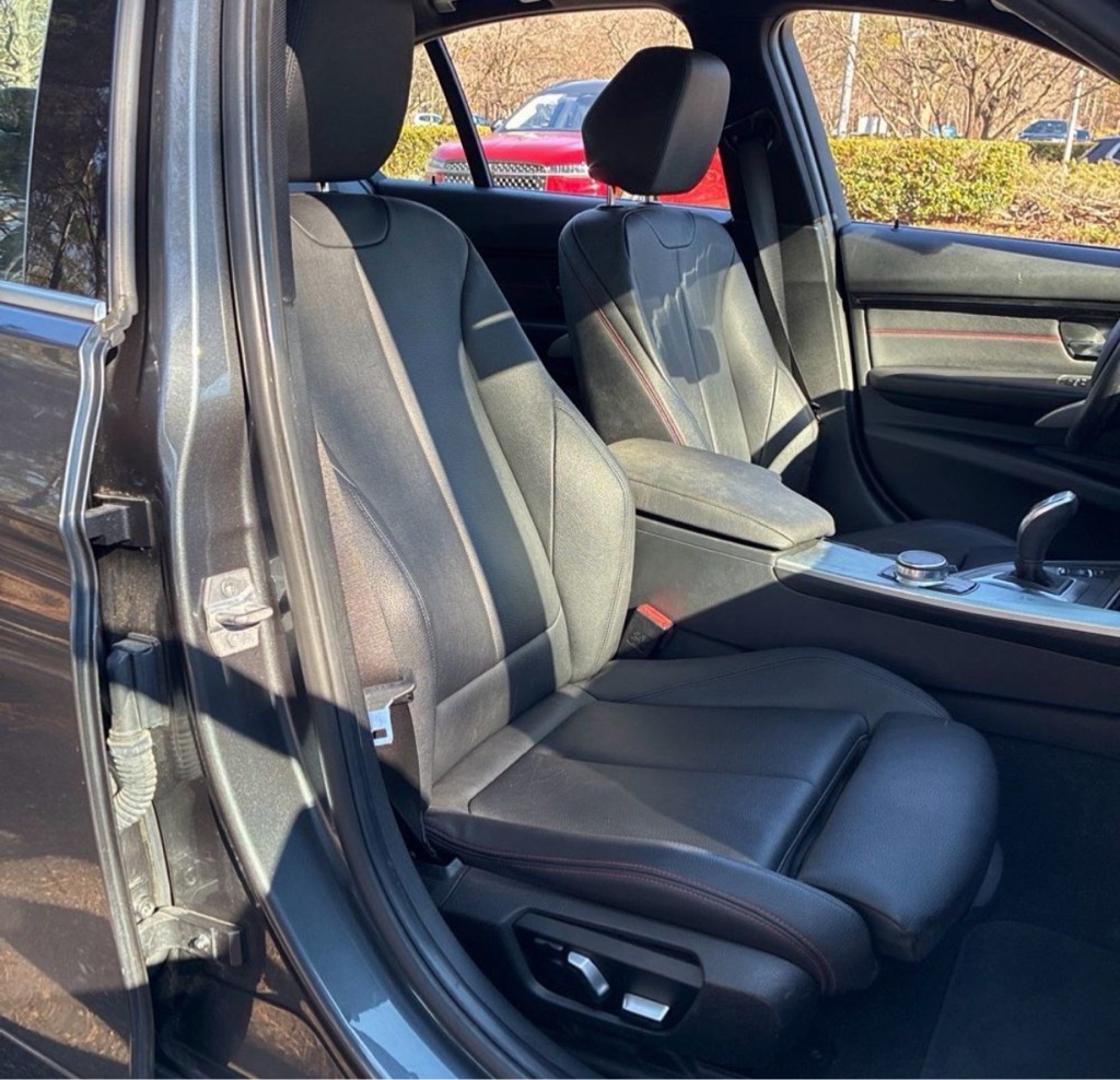 BMW 3-Series 330i SULEV Sedan 2017