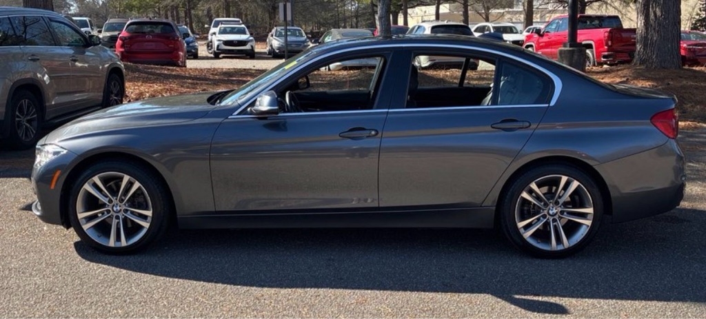 BMW 3-Series 330i SULEV Sedan 2017