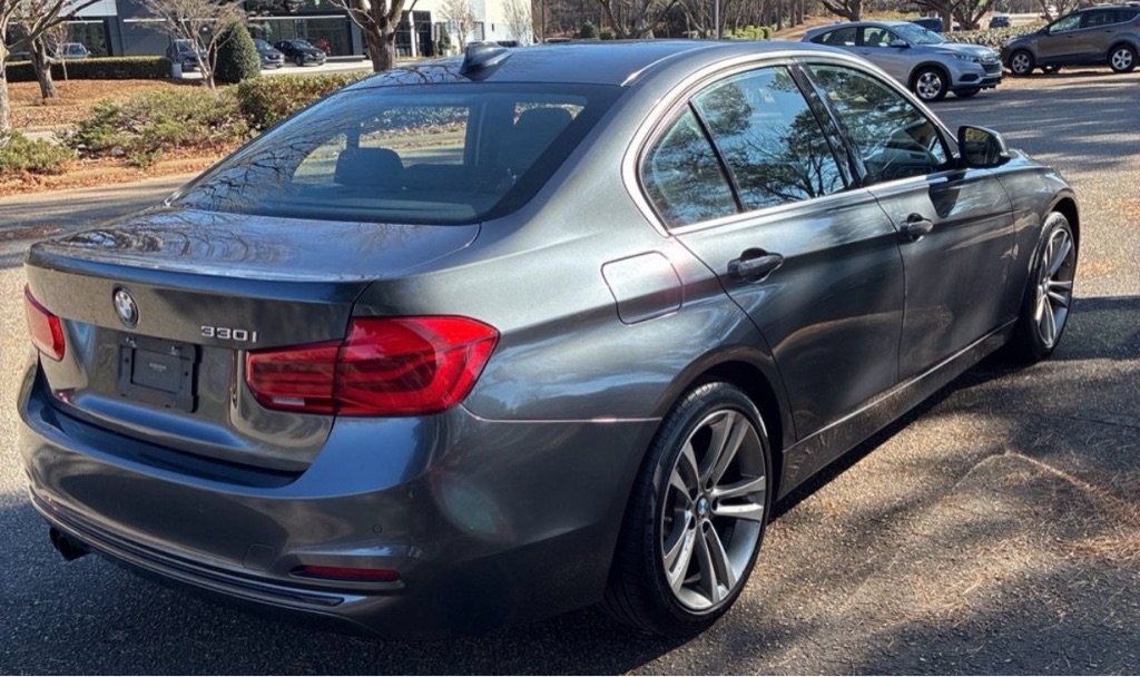 BMW 3-Series 330i SULEV Sedan 2017