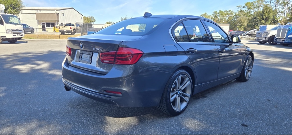 BMW 3-Series 330i SULEV Sedan 2017