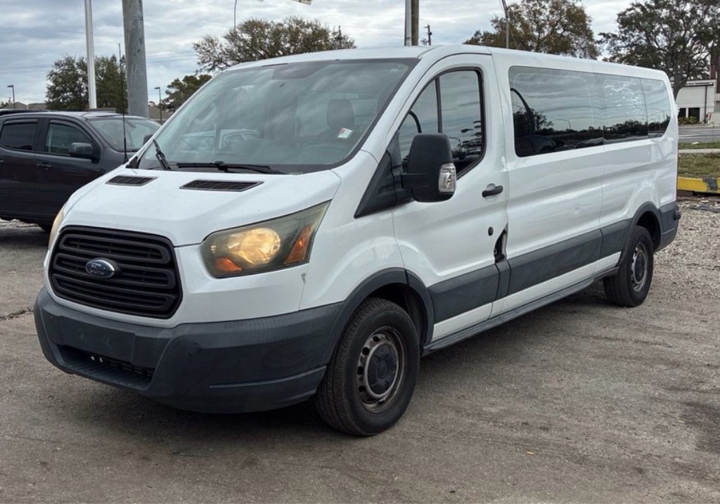 Ford Transit 350 Wagon Low Roof XL w/Sliding Pass. 148-in. WB 2015