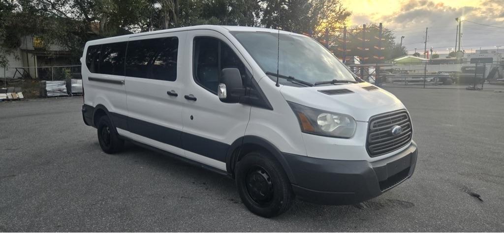 Ford Transit 350 Wagon Low Roof XL w/Sliding Pass. 148-in. WB 2015