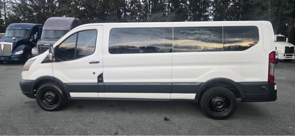 Ford Transit 350 Wagon Low Roof XL w/Sliding Pass. 148-in. WB 2015