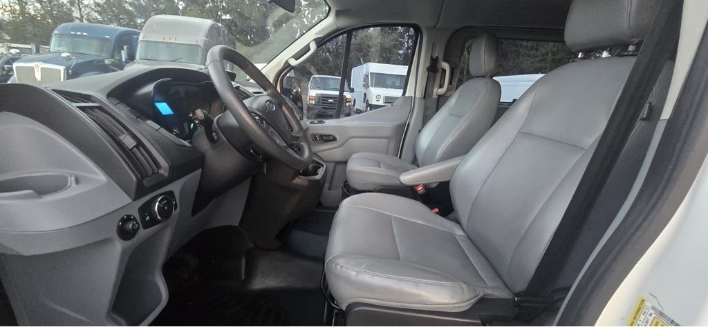 Ford Transit 350 Wagon Low Roof XL w/Sliding Pass. 148-in. WB 2015