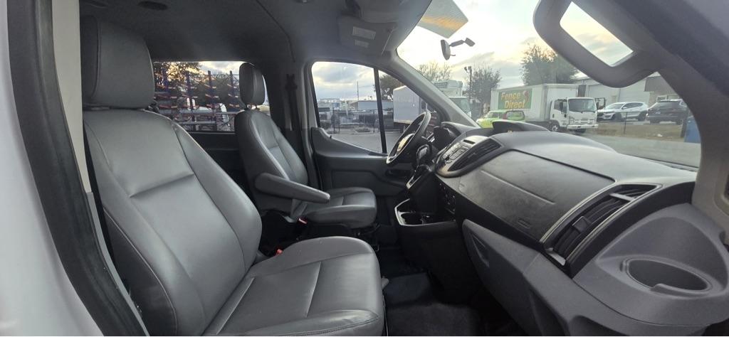 Ford Transit 350 Wagon Low Roof XL w/Sliding Pass. 148-in. WB 2015