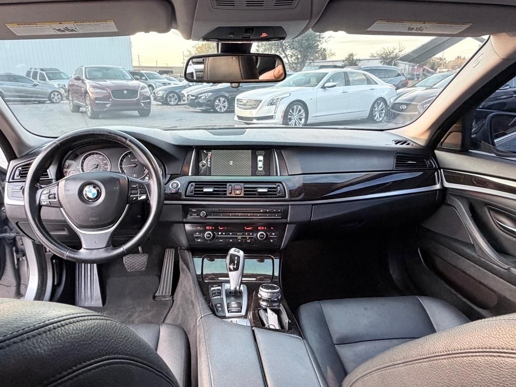 BMW 5-Series 528i xDrive 2015