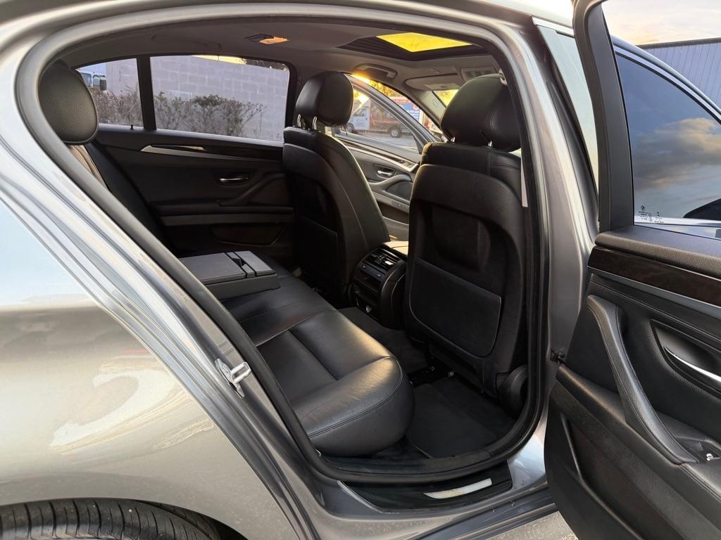 BMW 5-Series 528i xDrive 2015