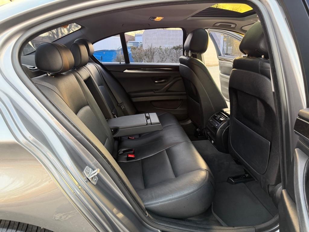 BMW 5-Series 528i xDrive 2015