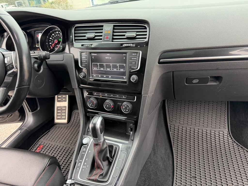 Volkswagen GTI S 6A 4-Door 2016