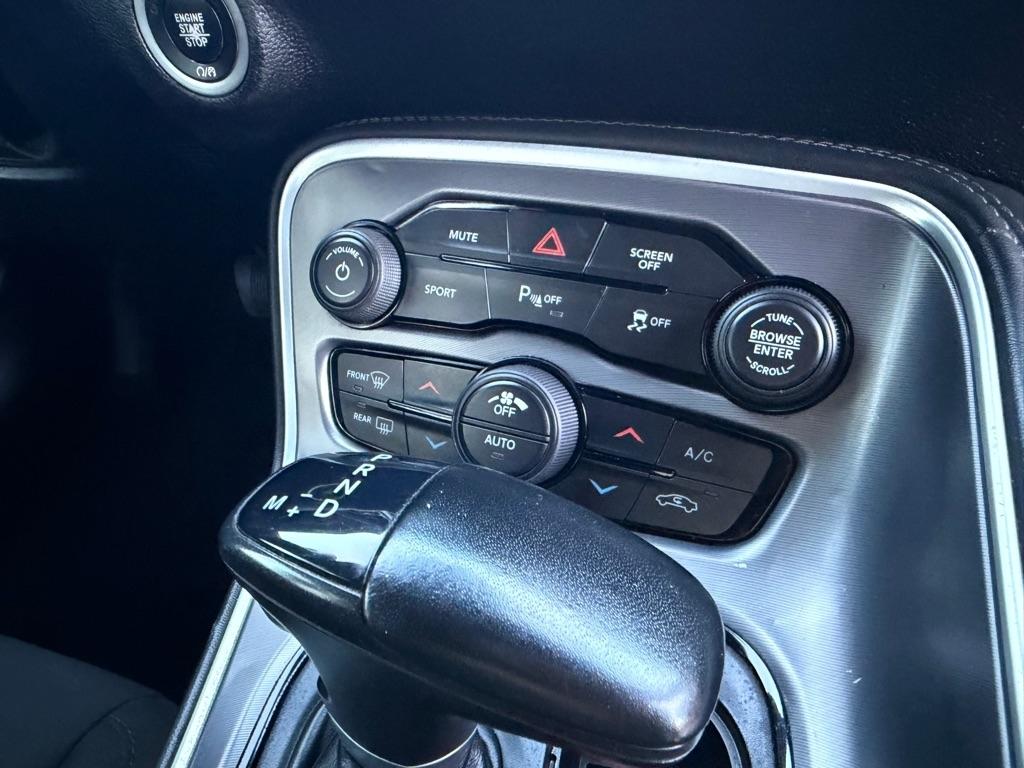 Dodge Challenger SXT 2021