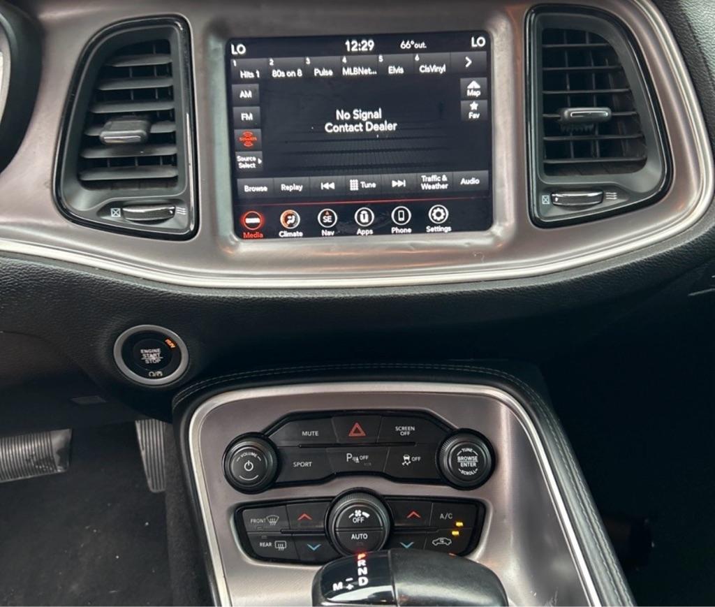 Dodge Challenger SXT 2021